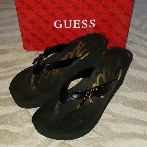guess platform flip flops